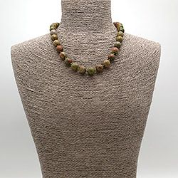 Бусы из яшмы унакит 12 мм