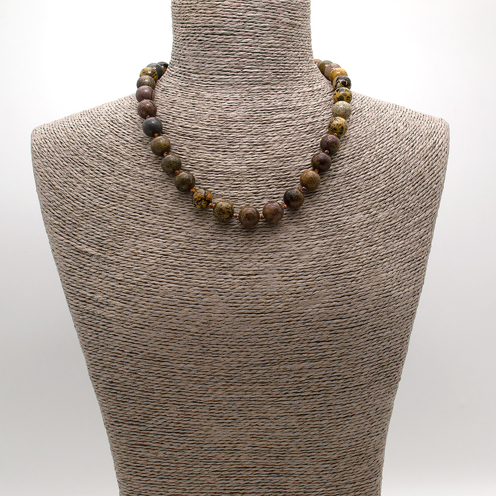 Фото товара бусы из яшмы черепаховой