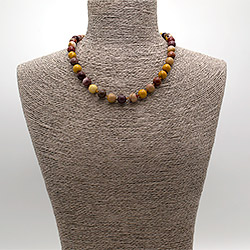 Бусы из яшмы мукаит 10 мм