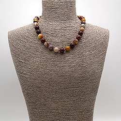 Бусы из яшмы мукаит 12 мм