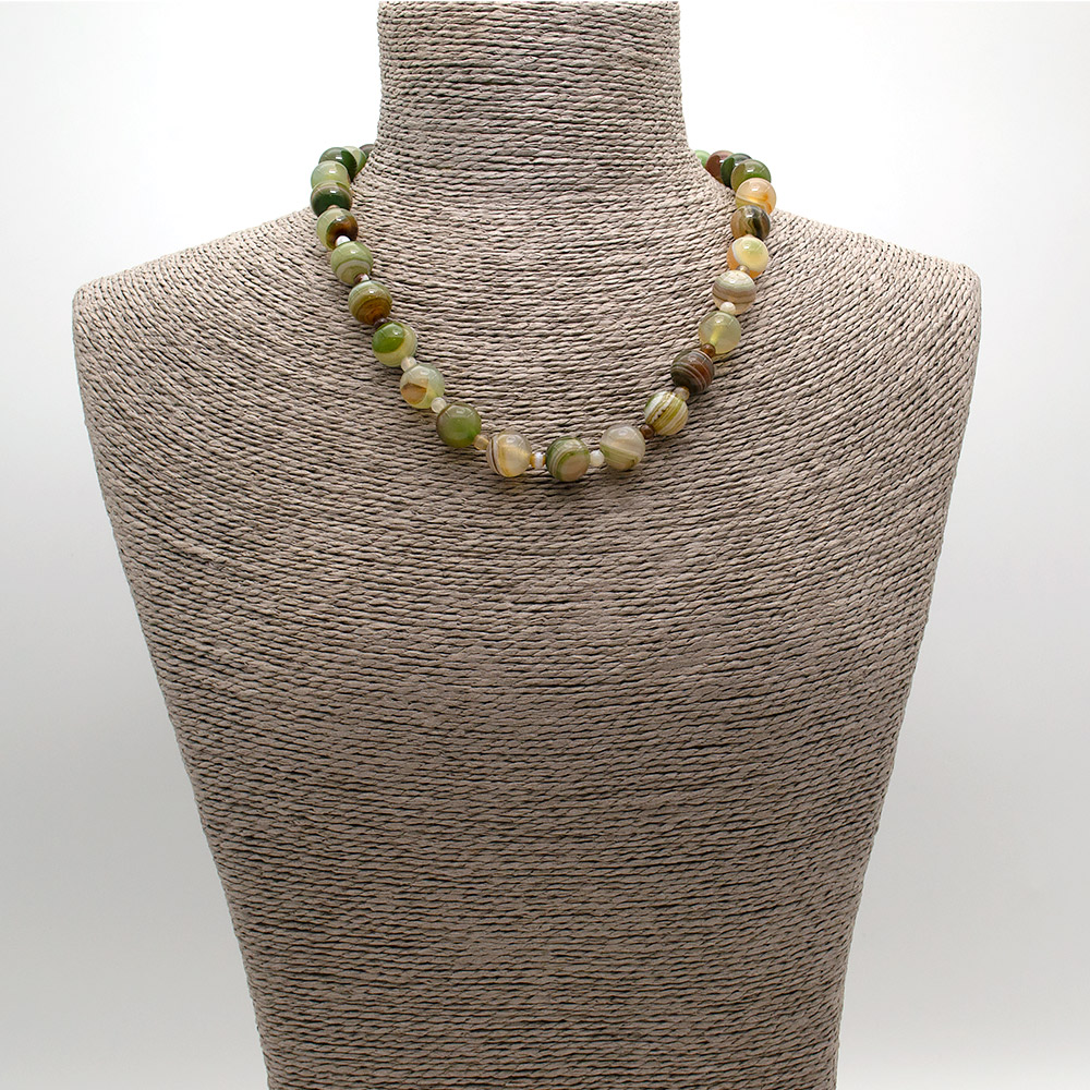 Фото товара бусы из агата тонированного зелено-коричневого 12 мм