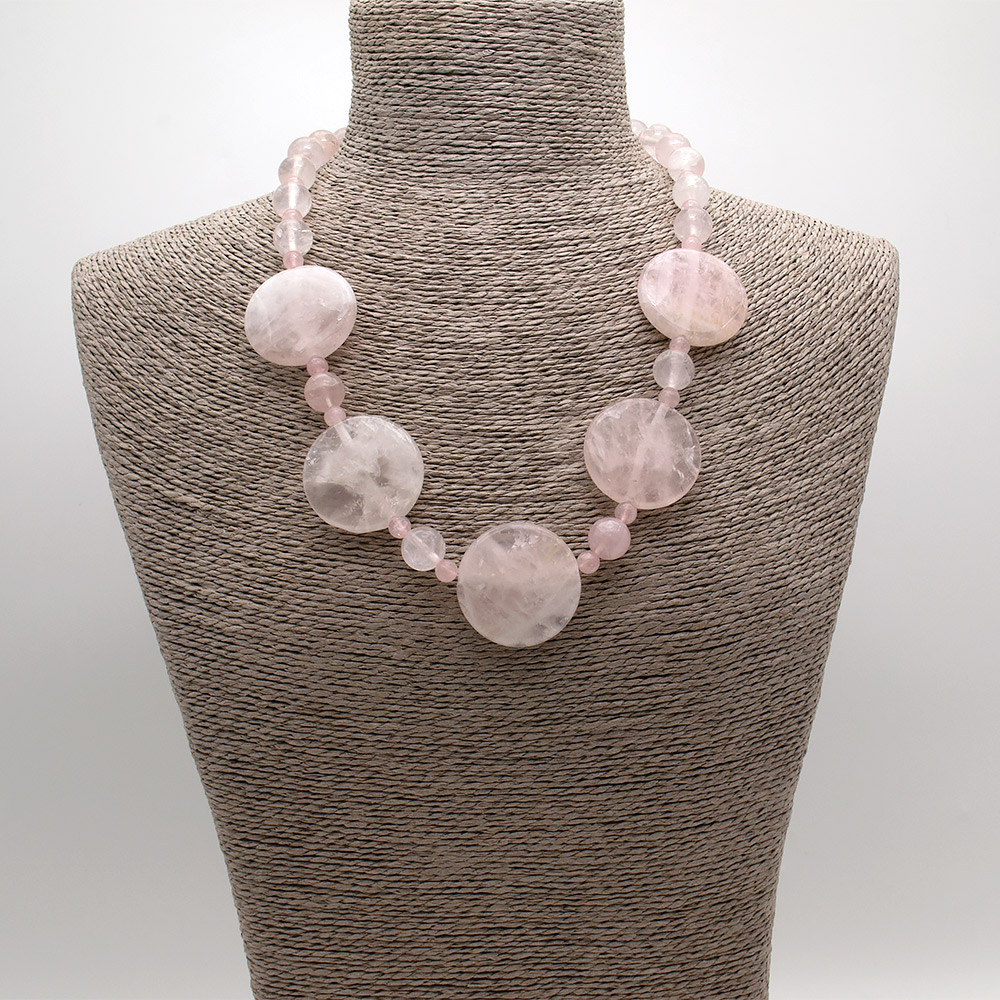 Фото товара бусы из розового кварца таблетка