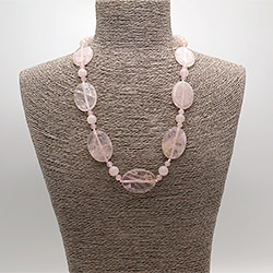 Бусы из розового кварца таблетка 35*25 мм