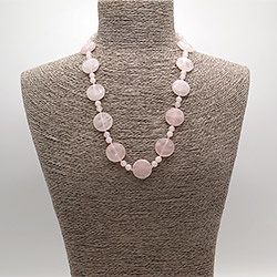 Бусы из розового кварца таблетка