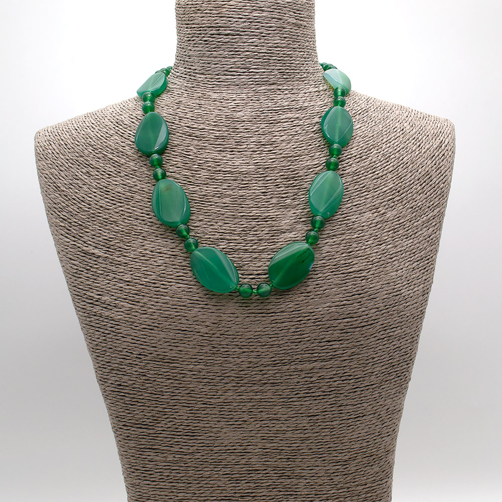 Фото товара бусы из агата цвет хризопраз 31*21 мм