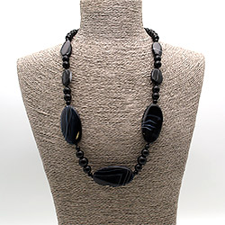 Бусы из агата черного таблетка витая