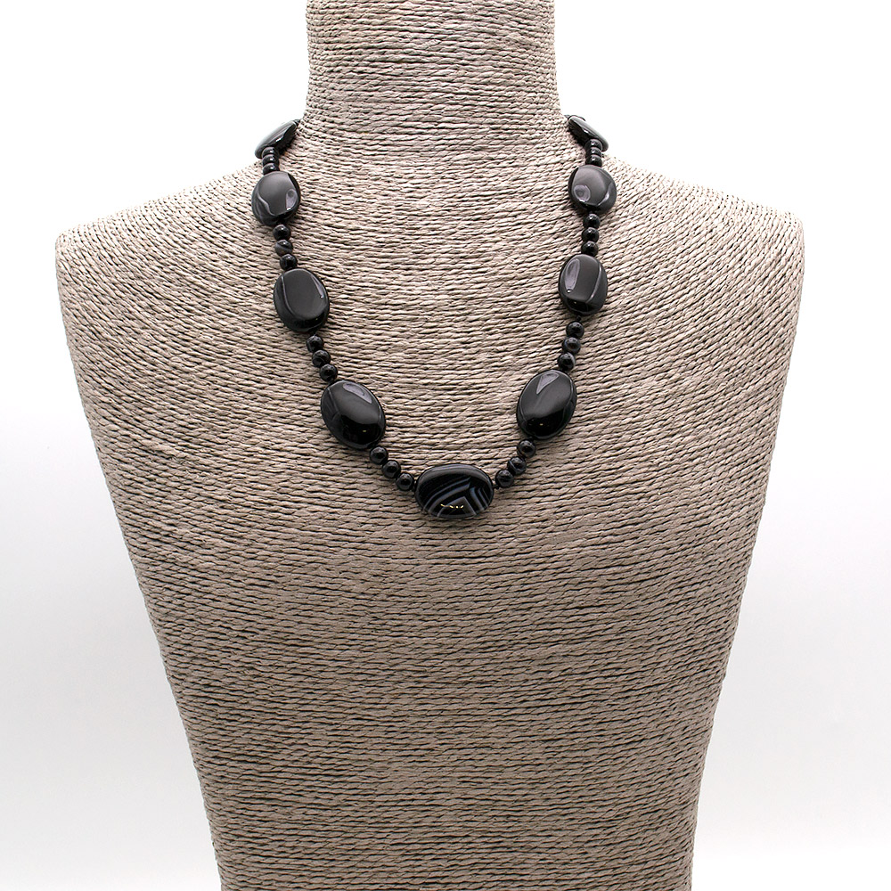 Фото товара бусы из агата черного таблетка овальная 25*17 мм