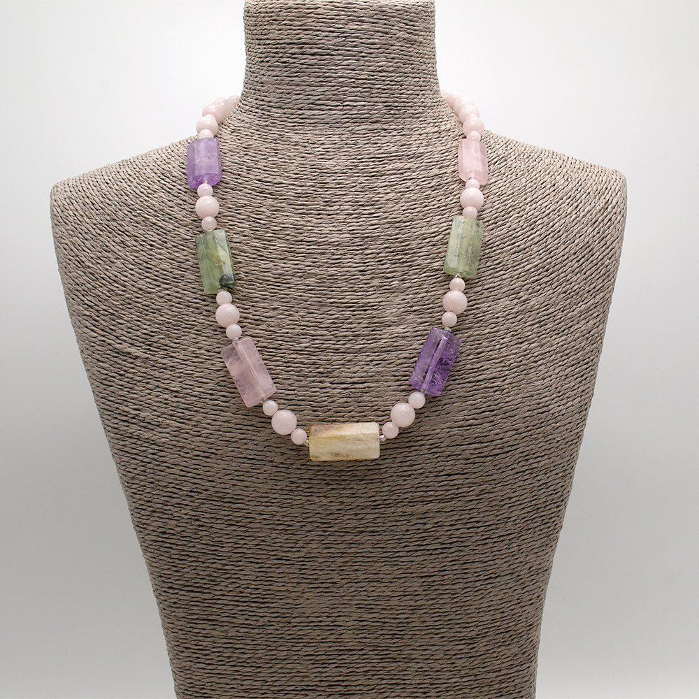 Фото товара бусы из самоцветов прямоугольник грань