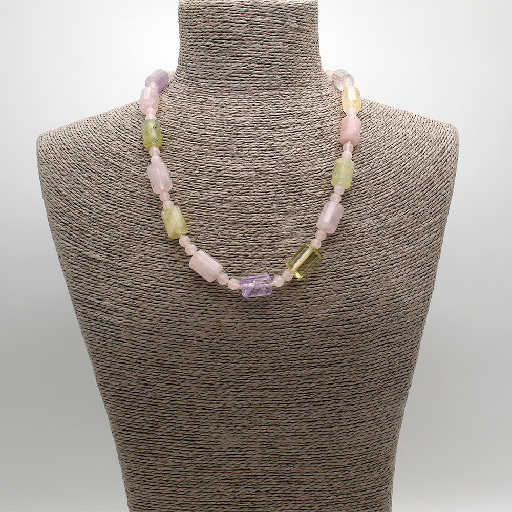 Фото товара бусы из самоцветов цилиндр грань