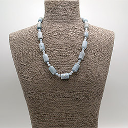 Бусы из аквамарина цилиндр грань