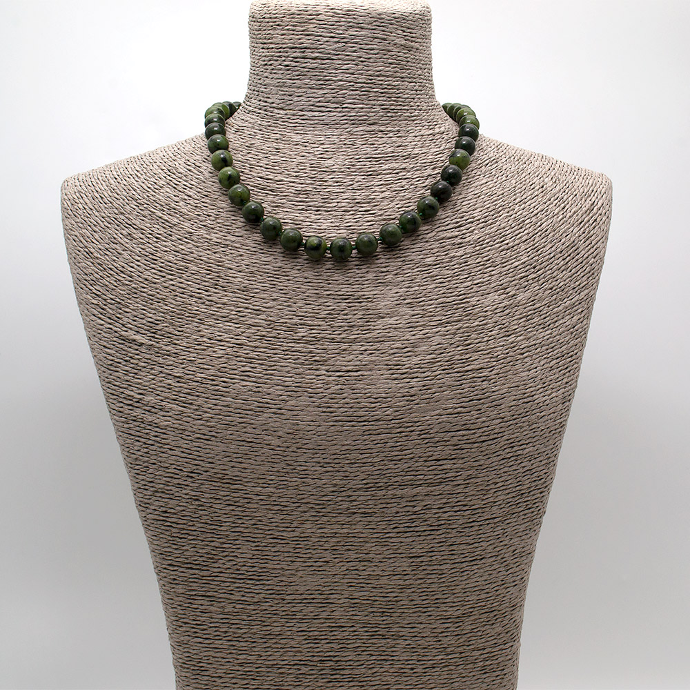 Фото товара бусы из нефрита 10 мм