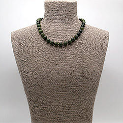 Бусы из нефрита 10 мм