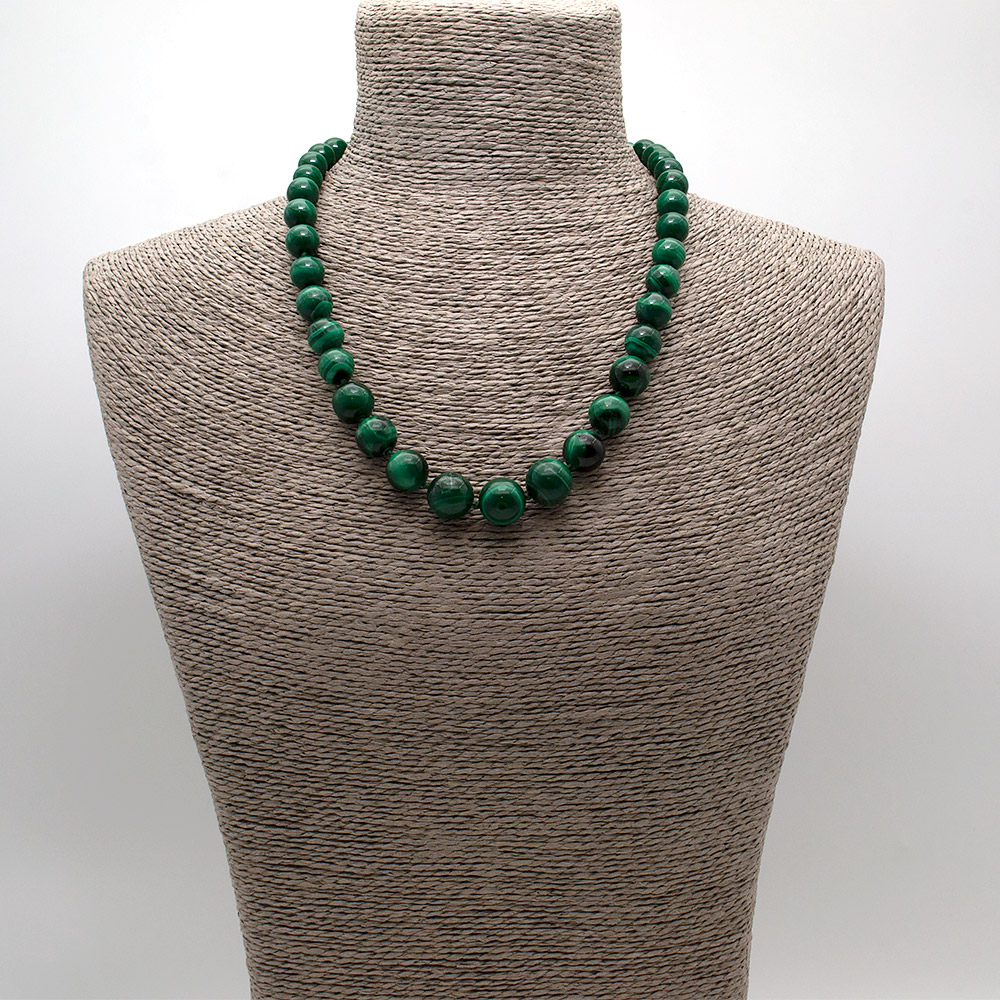 Фото товара бусы из малахита шар на увеличение