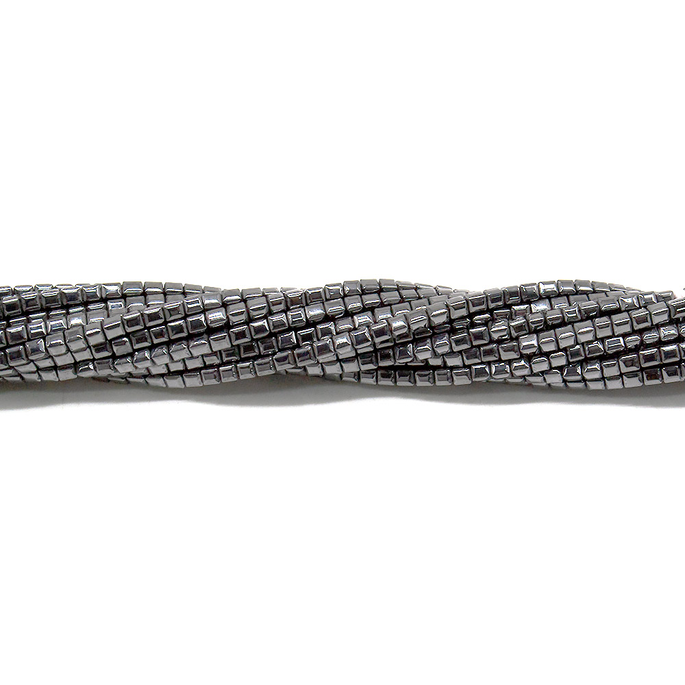 Фото товара гематит куб 2*2 мм с гранями