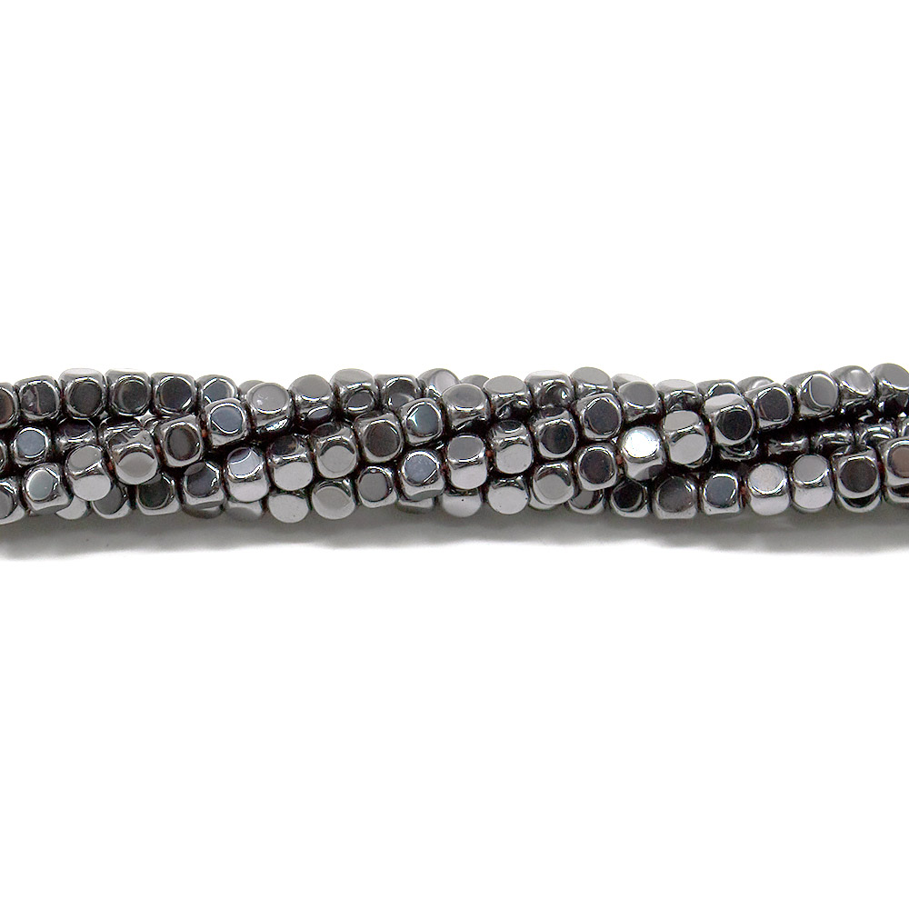 Фото товара гематит кубик закругленный 4*4 мм 