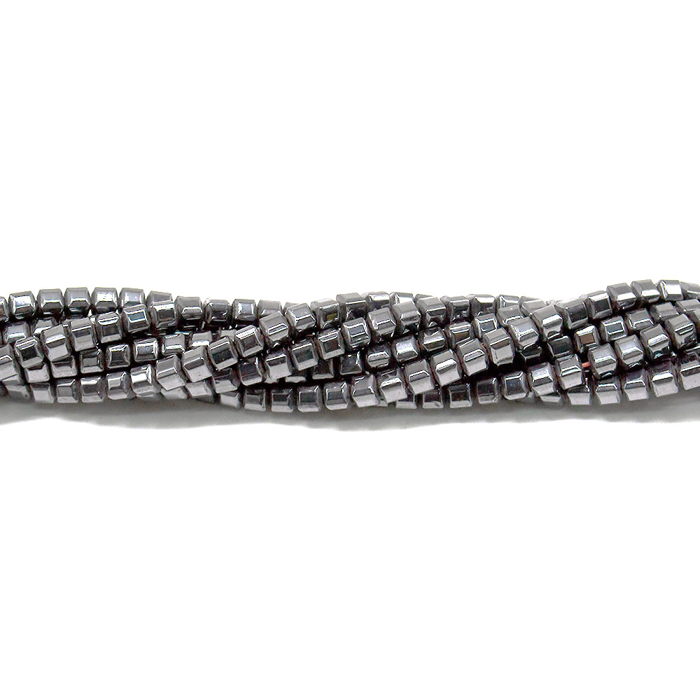 Фото товара гематит куб 3*3 мм с гранями