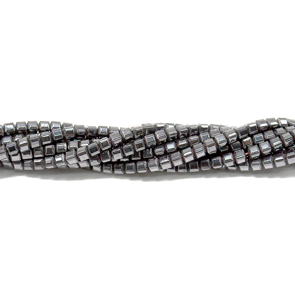 Фото товара гематит куб 3*3 мм с гранями