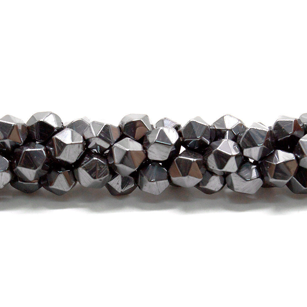 Фото товара гематит шар треугольная грань 8 мм 