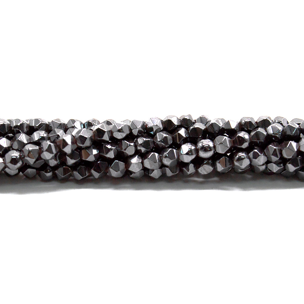 Фото товара гематит шар треугольная грань 4 мм 