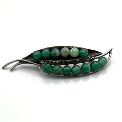 Брошь "Лепесток" зелёный агат со стразами