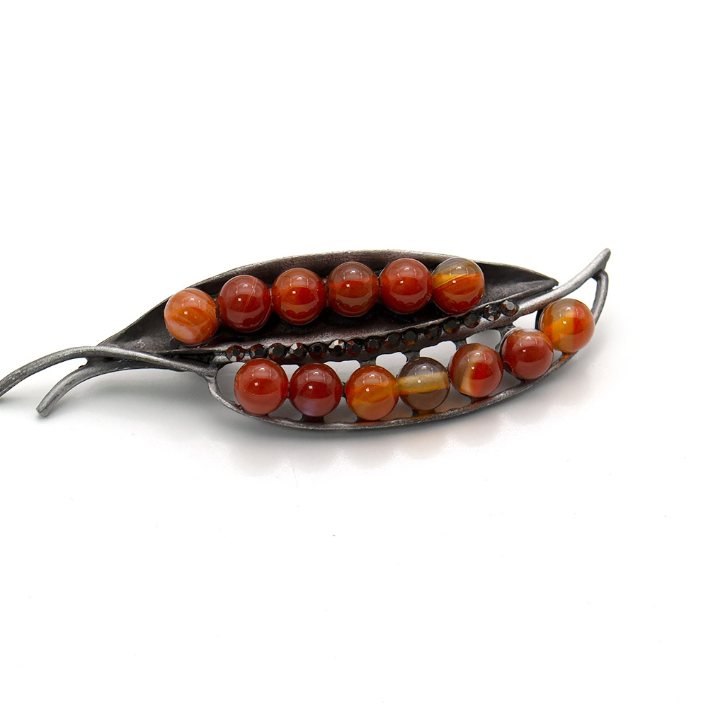 Фото товара брошь "лепесток" сердолик со стразами