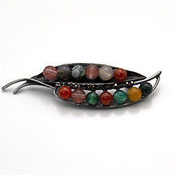 Брошь "Лепесток" самоцветы со стразами