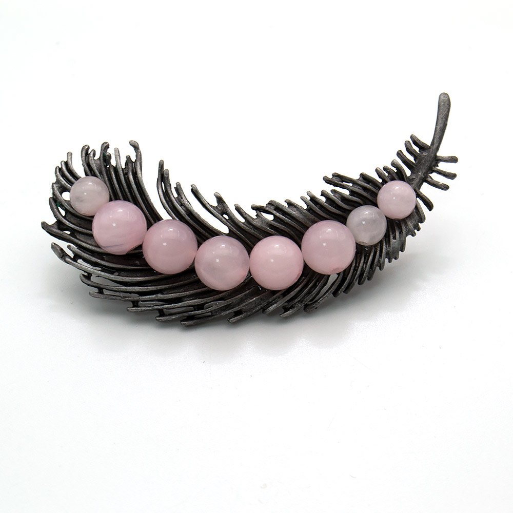 Фото товара брошь "пёрышко" розовый кварц