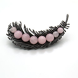 Брошь "Пёрышко" розовый кварц