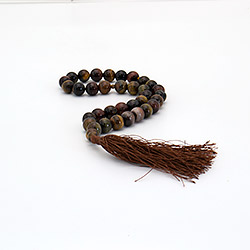 Четки из тигрового,бычьего и соколиного глаз 12 мм 33 бусины