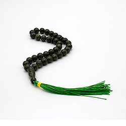 Четки из змеевика 10 мм 33 бусины