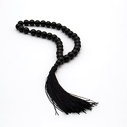 Четки из агата черного имитации 10 мм 33 бусины