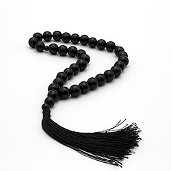 Четки из агата черного имитации 12 мм 33 бусины