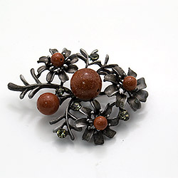 Брошь "3 цветка" авантюрин синтетический коричневый