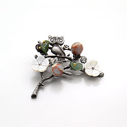 Брошь "Сова на ветке" варисцит А0076