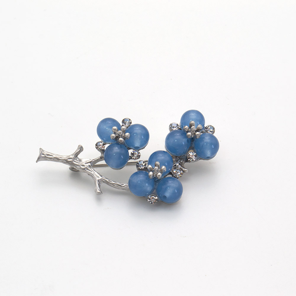 Фото товара брошь "ветка 9 шариков" кварц голубой