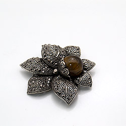 Брошь "Цеток со стразами" тигровый глаз 2