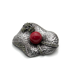 Брошь "Майорика красная" со стразами