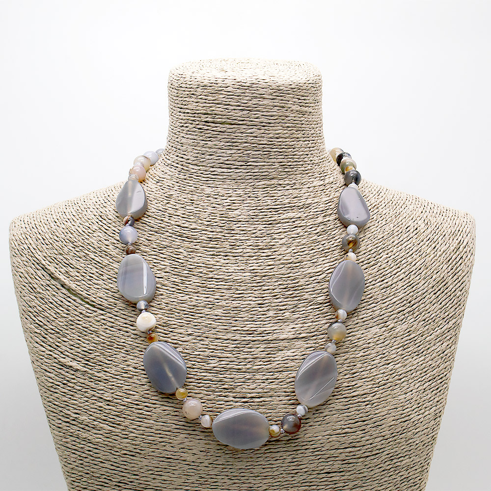 Бусы из агата тонированного серого таблетка