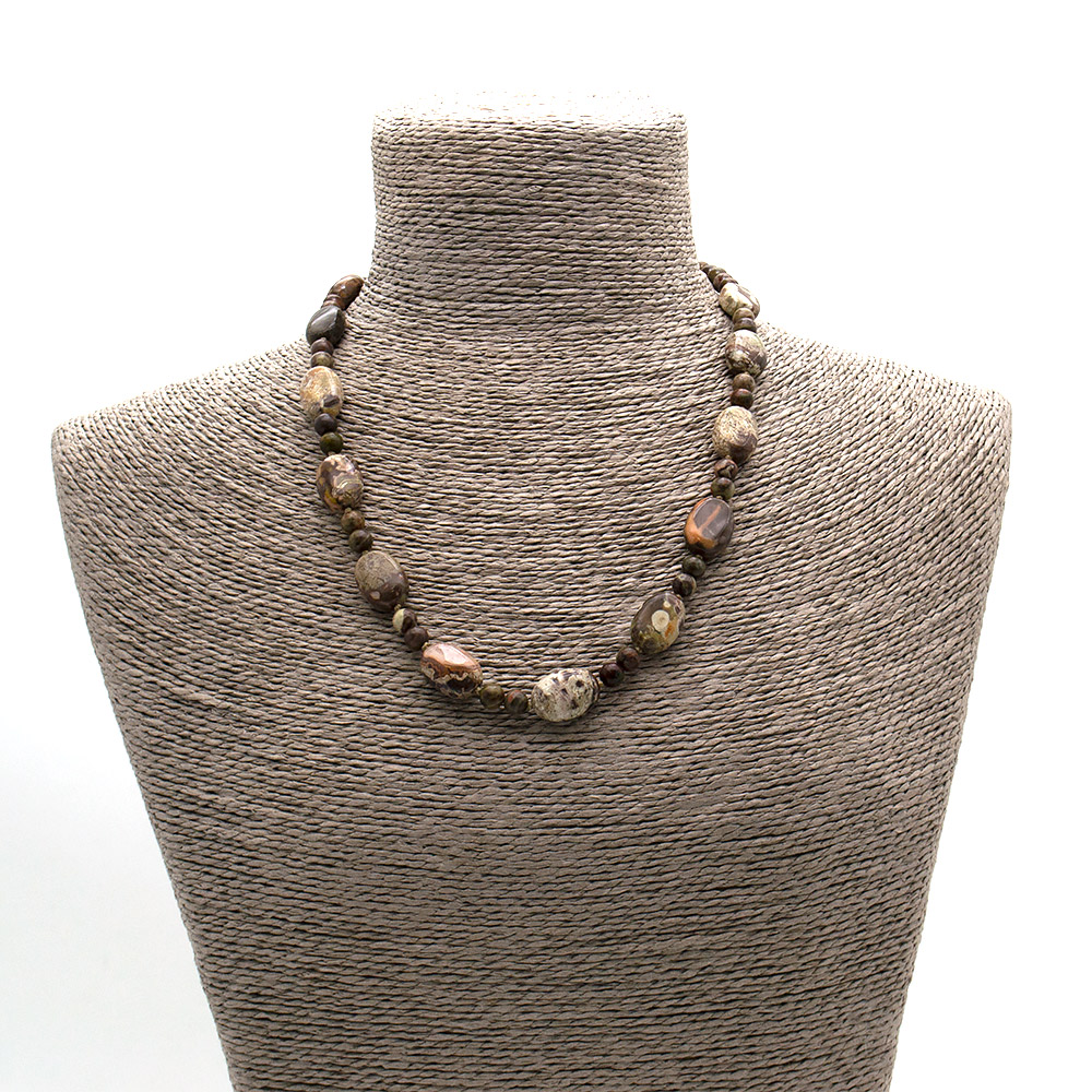 Фото товара бусы из яшмы пейзажной таблетка овальная 18*13 мм