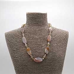 Фото товара бусы из агата цвет медовый ботсван таблетка скошенная 30*16 мм