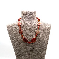 Бусы из сердолика светлого таблетка овальная