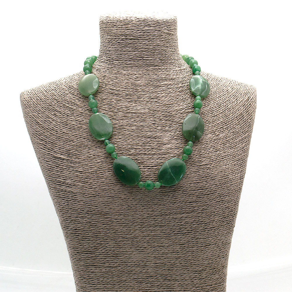 Фото товара бусы из авантюрина зеленого таблетка 35*25 мм