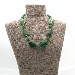 Бусы из авантюрина зеленого таблетка 35*25 мм