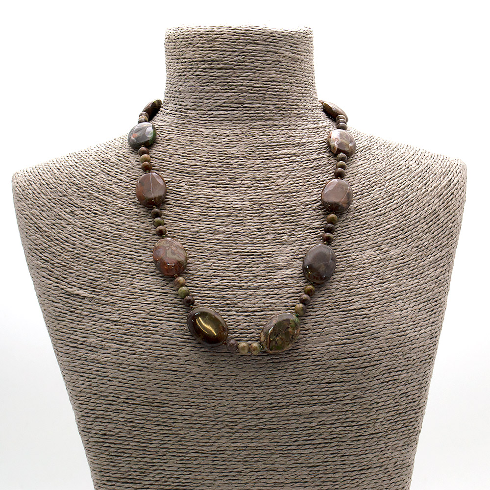 Фото товара бусы из яшмы пейзажной темной таблетка