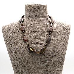 Бусы из яшмы пейзажной темной таблетка