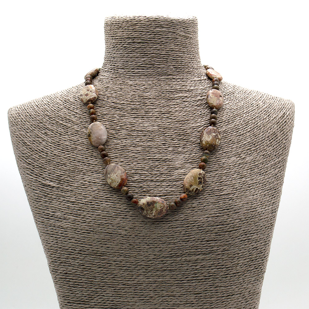 Фото товара бусы из яшмы пейзажной таблетка