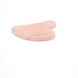 Скребок Гуаша "Сердце" из розового кварца