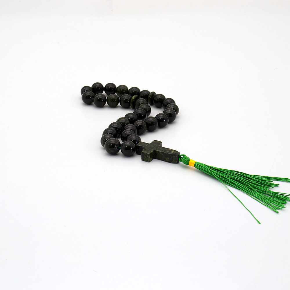 Фото товара четки с крестом из змеевика 12 мм 30 бусин