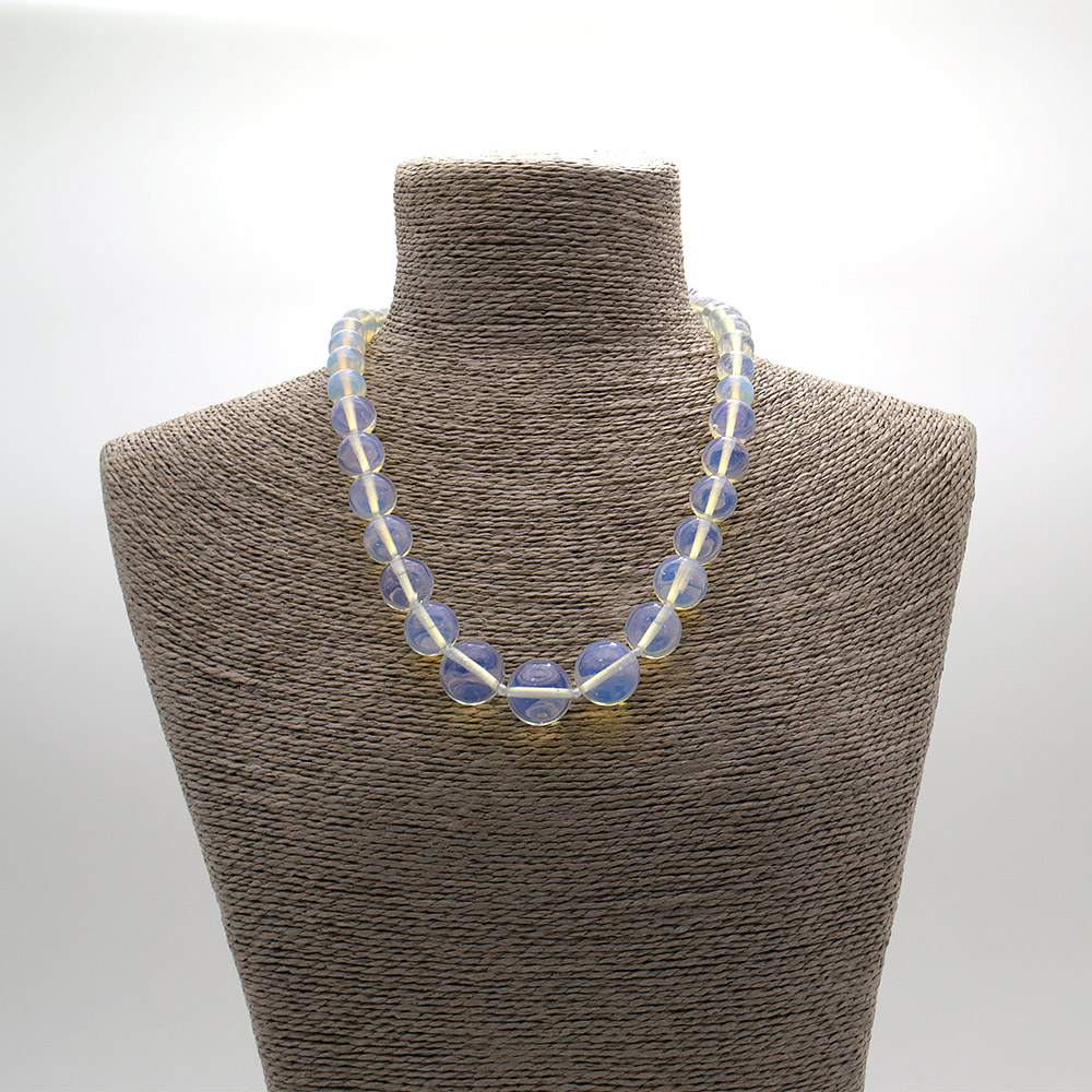 Фото товара бусы из лунного камня имитации шар на увеличение