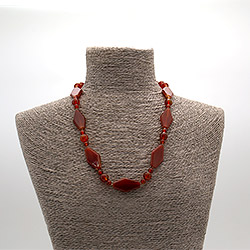 Бусы из сердолика рыжего однотонного ромб